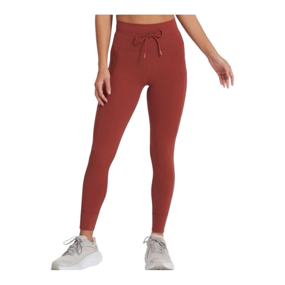 Vuori Daily Pocket Legging 24.5” Inseam Currant Size XS NWT